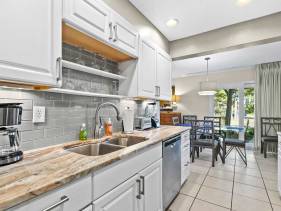 Seascape Villa 4B, Golf Villa 2 blocks from Beach Value