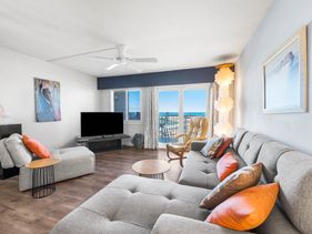Holiday Surf and Racquet Unit 203