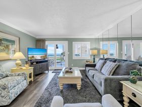 Holiday Surf and Racquet Unit 313