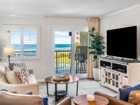 Holiday Surf and Racquet Unit 318