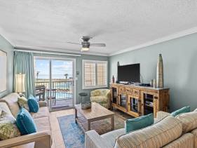 Holiday Surf and Racquet Unit 210