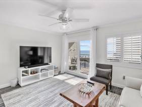 Holiday Surf and Racquet Unit 413