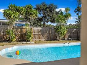 Private 5BR Oasis with Pool Near Clearwater