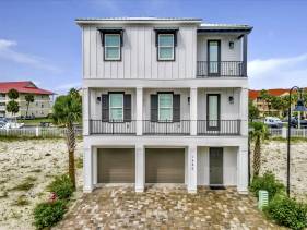 "Casamigos" Luxury Beach Home! Elevator, Pool/Hot tub,