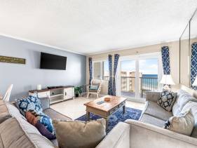 Holiday Surf and Racquet Unit 709