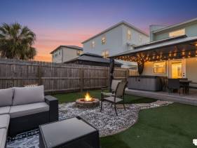 Tranquil Oasis|Hot Tub|3 Min Walk to Beach