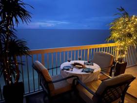 3BR Beachfront - 2 Pools/2 Hot Tubs/Sunset
