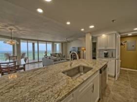 Gulf-Front Chic 2BR at Long Beach Resort
