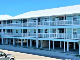 LIVE ON ISLAND TIME! GREAT BEACH CONDO!!!