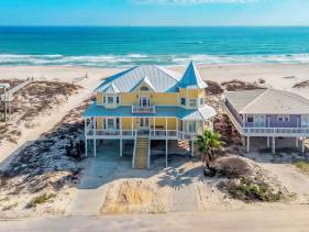 Barrett's Landing 7-BR Gulf Front Retreat