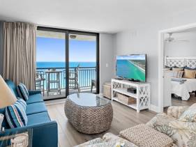BEACH FRONT condo in picturesque Destin
