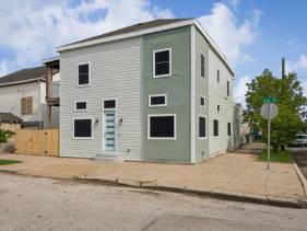 Historic Home - Beach view - 3BR