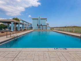 Portside Villa #36 Pet-Friendly Beachfront 