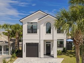 The Orchid Oasis: Brand New & Private Pool 