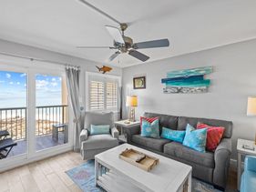 Holiday Surf and Racquet Unit 404