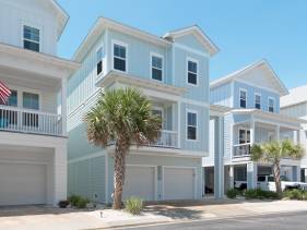 “Bay Side Retreat” Luxury Vacation Home, Pool/Hot tub,