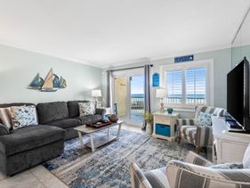 Holiday Surf and Racquet Unit 316