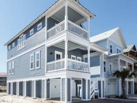 “Sea View Play” Beautiful Beach Home, Pool, Free 6 Seat