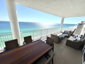 Newly Remodeled Amazing views 4BdR 4 Bth