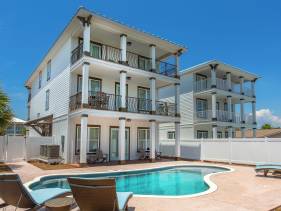 Destiny Awaits - 67 Tarpon St