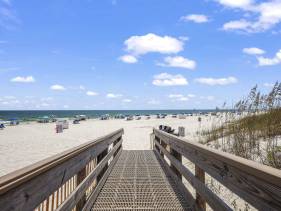 Lucky 711 Island Winds East 3BD 2BA