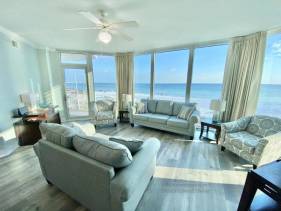 A200-FRONT ROW Beach View