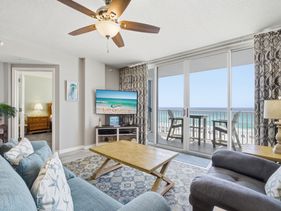 Island Princess 612 - Updated Beachfront 2 Bd Condo wit