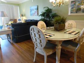 801 - Free Beach Chairs & Amenity Package!