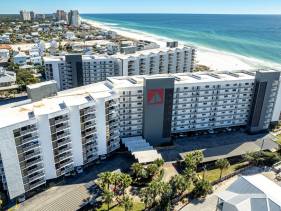 Mainsail 452 - Gulf Front Resort!