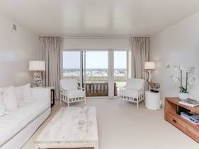 Chic and Relaxing Beachfront Condo 