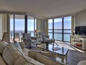 1001 OCEAN FRONT - FREE 4 CHAIRS/2 UMBRELLAS