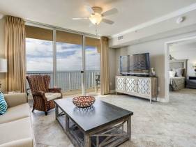 DELUXE GULF KING 1BR 2BA FREE BCH CHAIRS