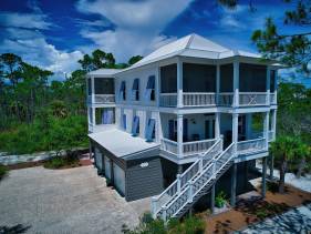Calypso Light Haus Vacation House