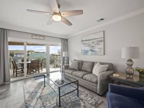 Oceanview 4th Floor Condo in Maravilla