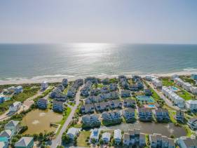 Easy Beach & Pool Access Pet Friendly