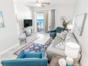 Beachfront 3BR, 2BA, Hall Bunks, Sleeps 8