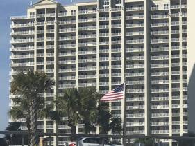 Gulf View Condo: 5 minute walk to beach