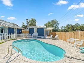 *New*~Renovated 5BDR Home + Private Pool