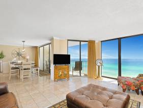 Edgewater 2BR 2BA  w Beach Chairs
