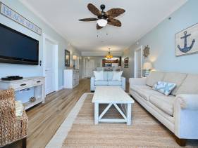 Waterscape A421 2 KINGS SLEEPS 8 OCEAN FRONT