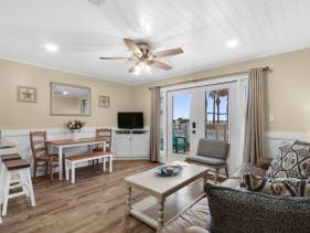 Coastal Retreat: Summer Spell Ground Floor 