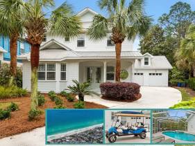 Vibe:Coastal living experience Screened pool
