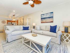 Waterscape B210 2KINGS POOL VIEW BEACH FRONT