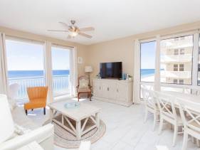 BEACH FRONT UNIT (6th floor)