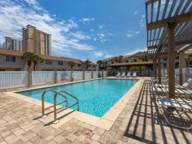 Only Steps to Navarre BEACH & Heated POOL