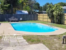 Private 5BR Oasis with Pool Near Clearwater
