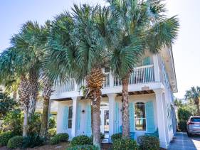 Casa Grande - Gorgeous Two-Story home