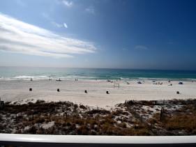 Beautiful 4 bedroom end unit, sleeps 8-12,