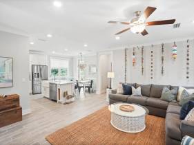 Paradise Paws - Pet friendly, walk to beach