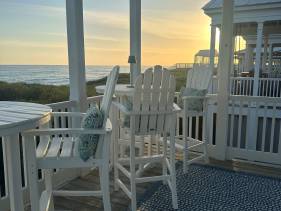 The Pearl/Beachfront Cottage 10